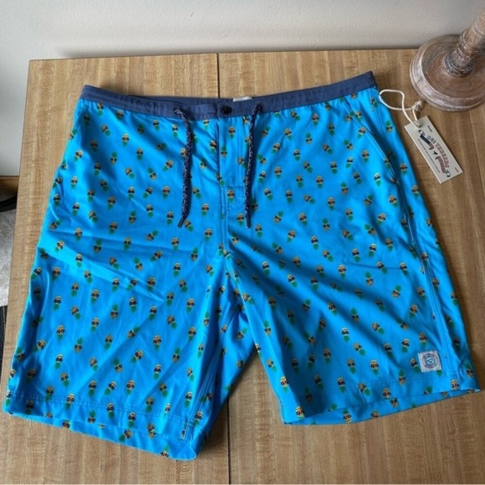 SGI THREADS Board Shorts Swim Trunks Novelty Blue Pineapple Sunglasses Mens NWT